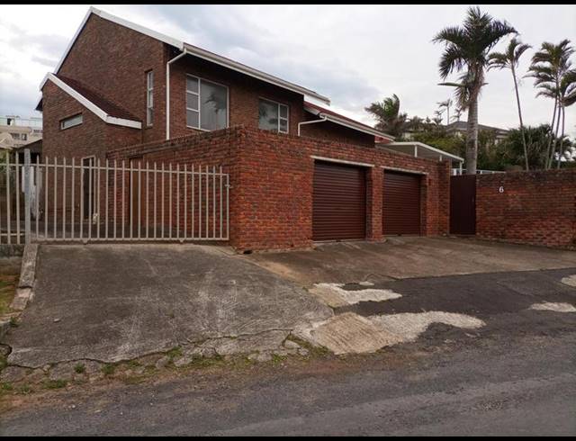 5 BEDROOM HOUSE FOR SALE IN MANABA BEACH